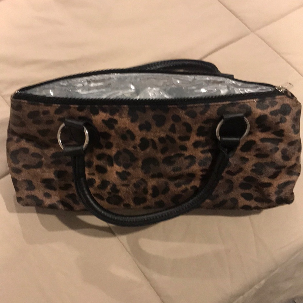 Primeware Leopard wine purse